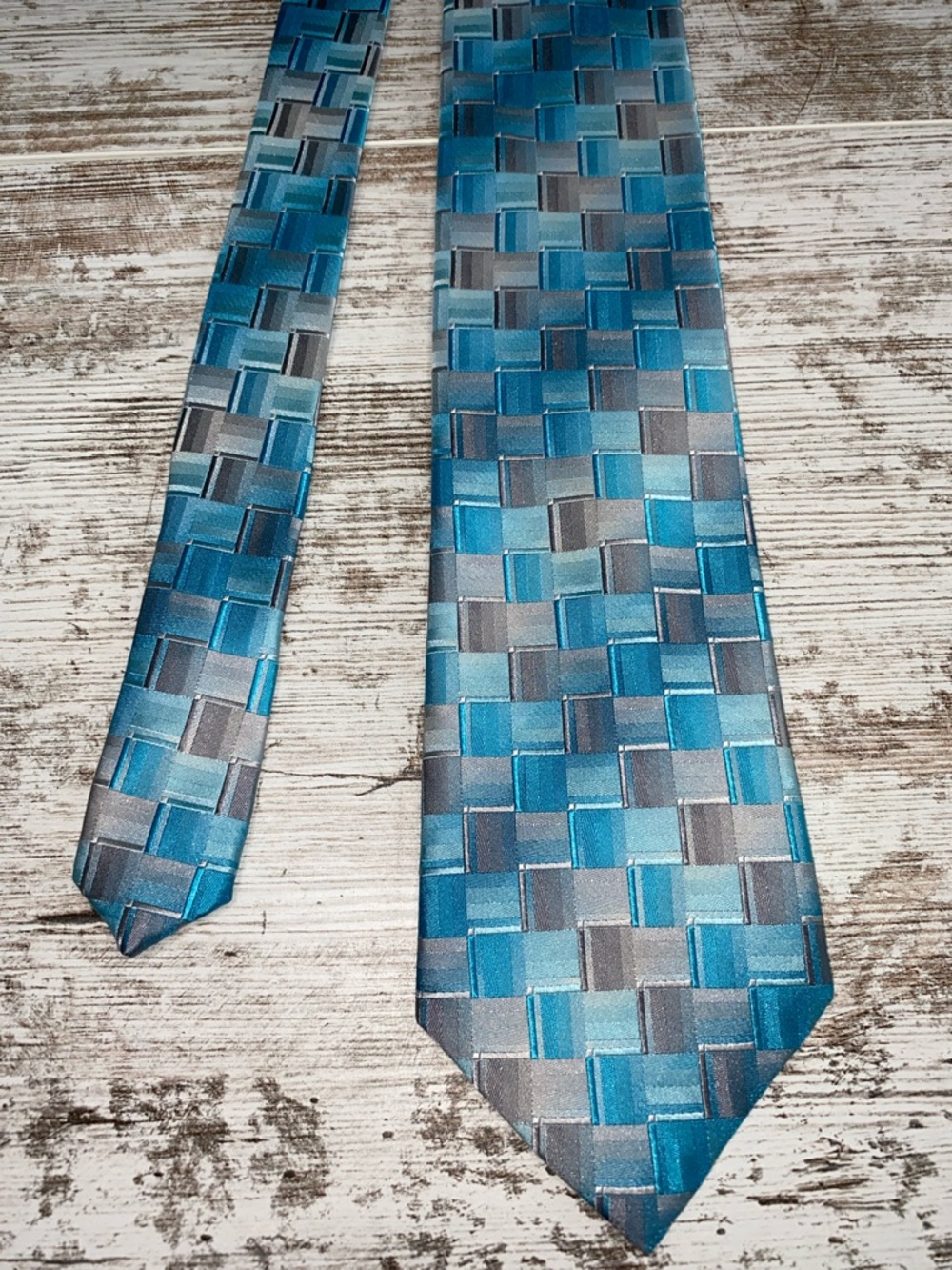 Van Heusen Mens Silk Tie Teal Blue Geometric Woven Necktie 58 x 3.5